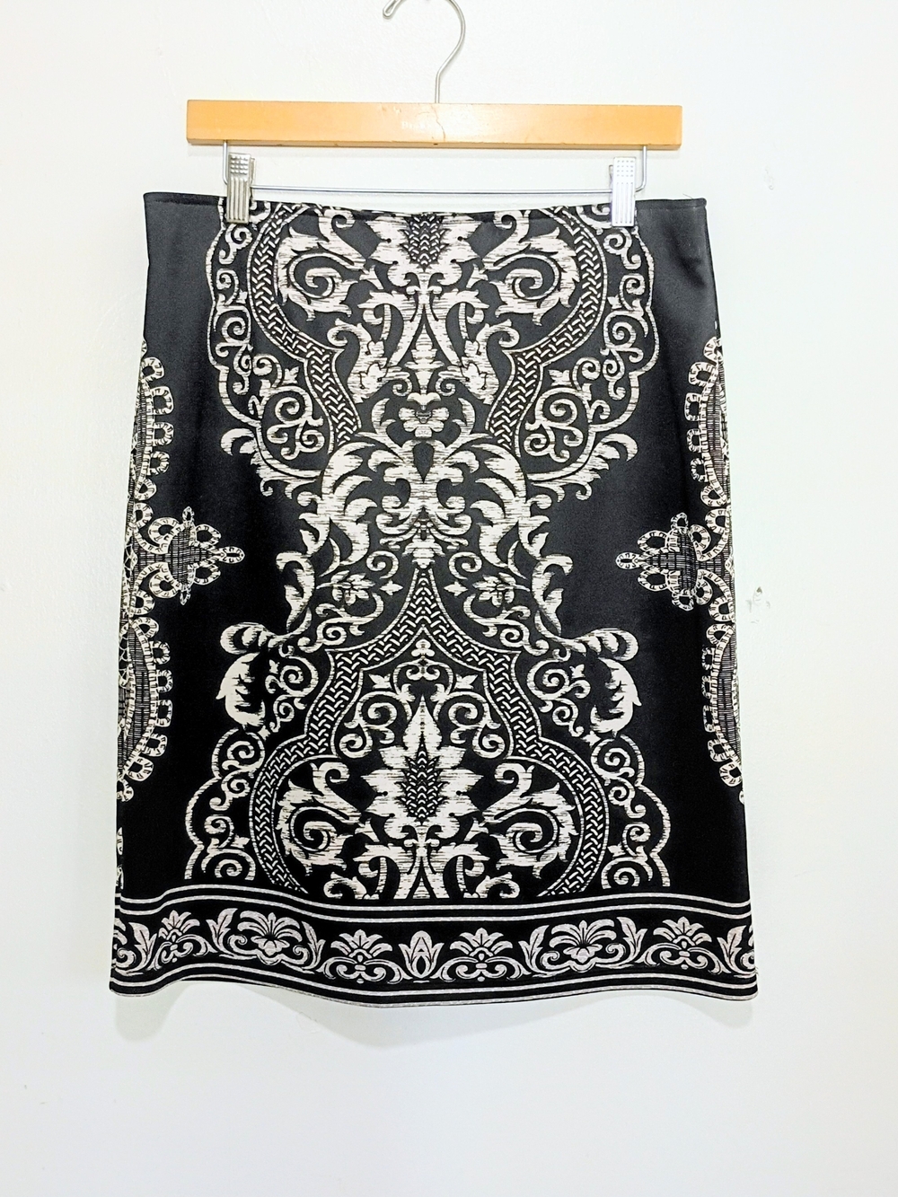 Valerie Stevens Black and White Damask-Style Pencil Skirt